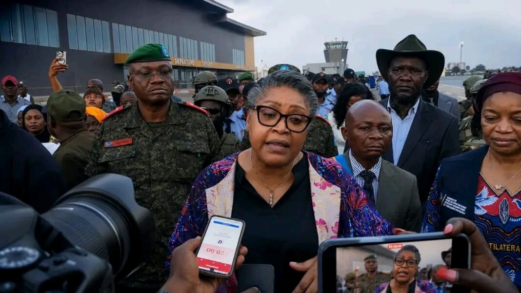 Ituri : Judith Suminwa à Bunia pour évaluer la riposte contre Ebola et soutenir les populations affectées Ituri : Judith Suminwa à Bunia pour évaluer la riposte contre Ebola et soutenir les populations affectées