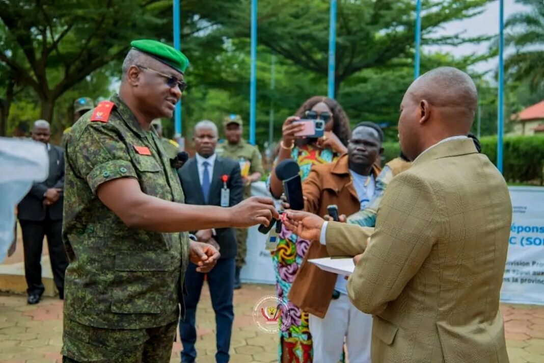 Ituri : Le gouverneur Gaby Kasongo Mulumba dote la Division de la Pêche et Élevage d’un véhicule et de 17 motos pour renforcer la surveillance épidémiologique Ituri : Le gouverneur Gaby Kasongo Mulumba dote la Division de la Pêche et Élevage d’un véhicule et de 17 motos pour renforcer la surveillance épidémiologique