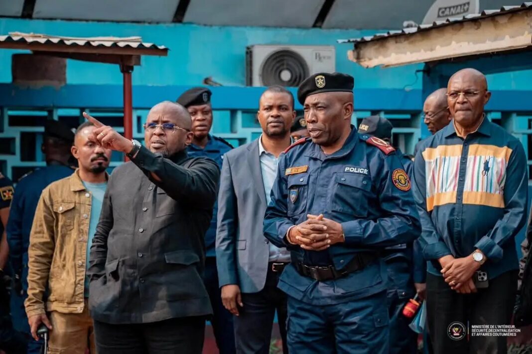 Le général François Kabeya Makossa au cœur de la visite d’inspection du VPM Jacquemain Shabani Le général François Kabeya Makossa au cœur de la visite d’inspection du VPM Jacquemain Shabani